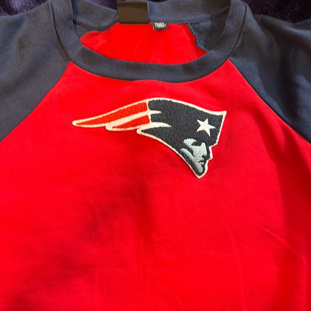 NFL New England Patriots crewneck sweatshirt. Womens XL